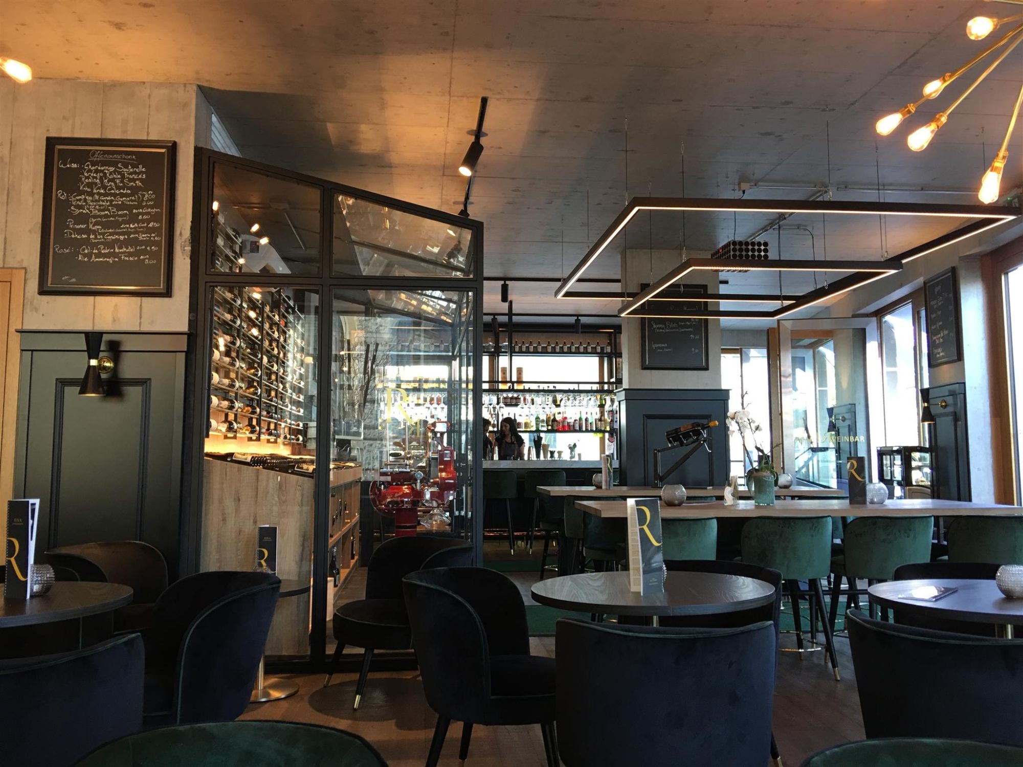 Riva Café & Weinbar