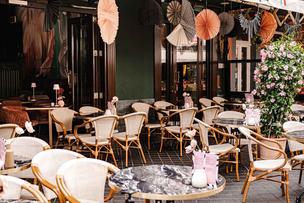 How Architects Can Collaborate with P&amp;amp;M Furniture on Large-Scale Projects