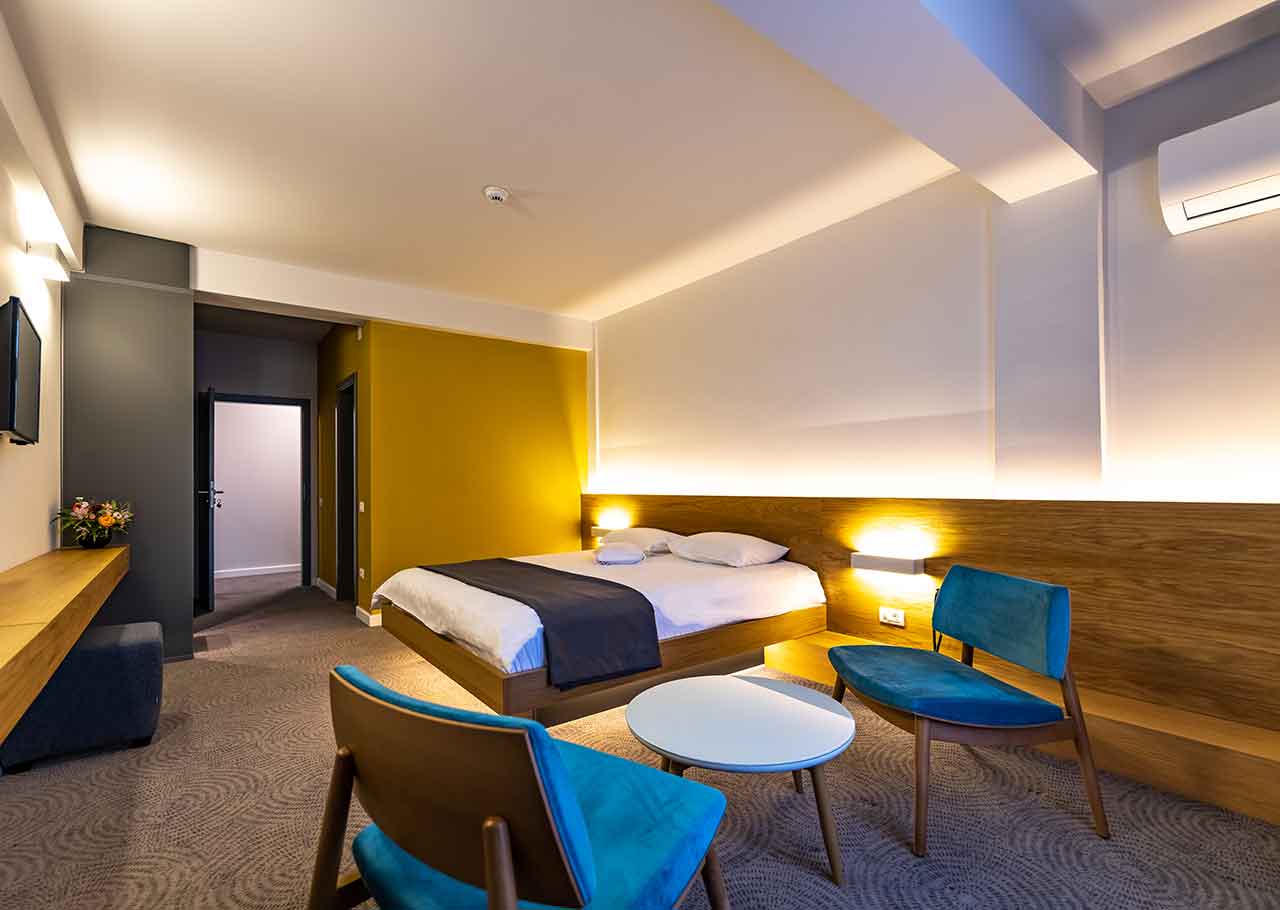 Hotel Renovation Furniture Planning: A Phased Procurement Approach